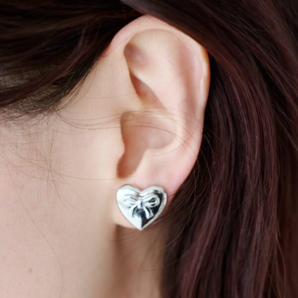 Kastane 心形絲帶耳環