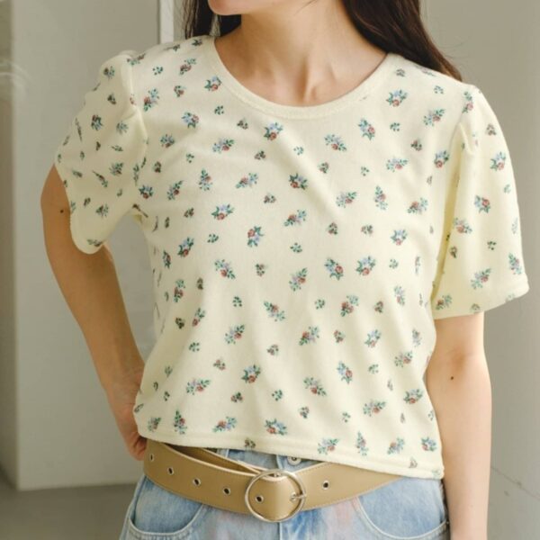 Kastane 雲朵膚感復古小碎花柔軟短版 T-shirt